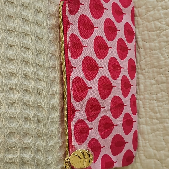 Estée Lauder Cosmetic Pouch and Makeup Samples NWT - Picture 7 of 8